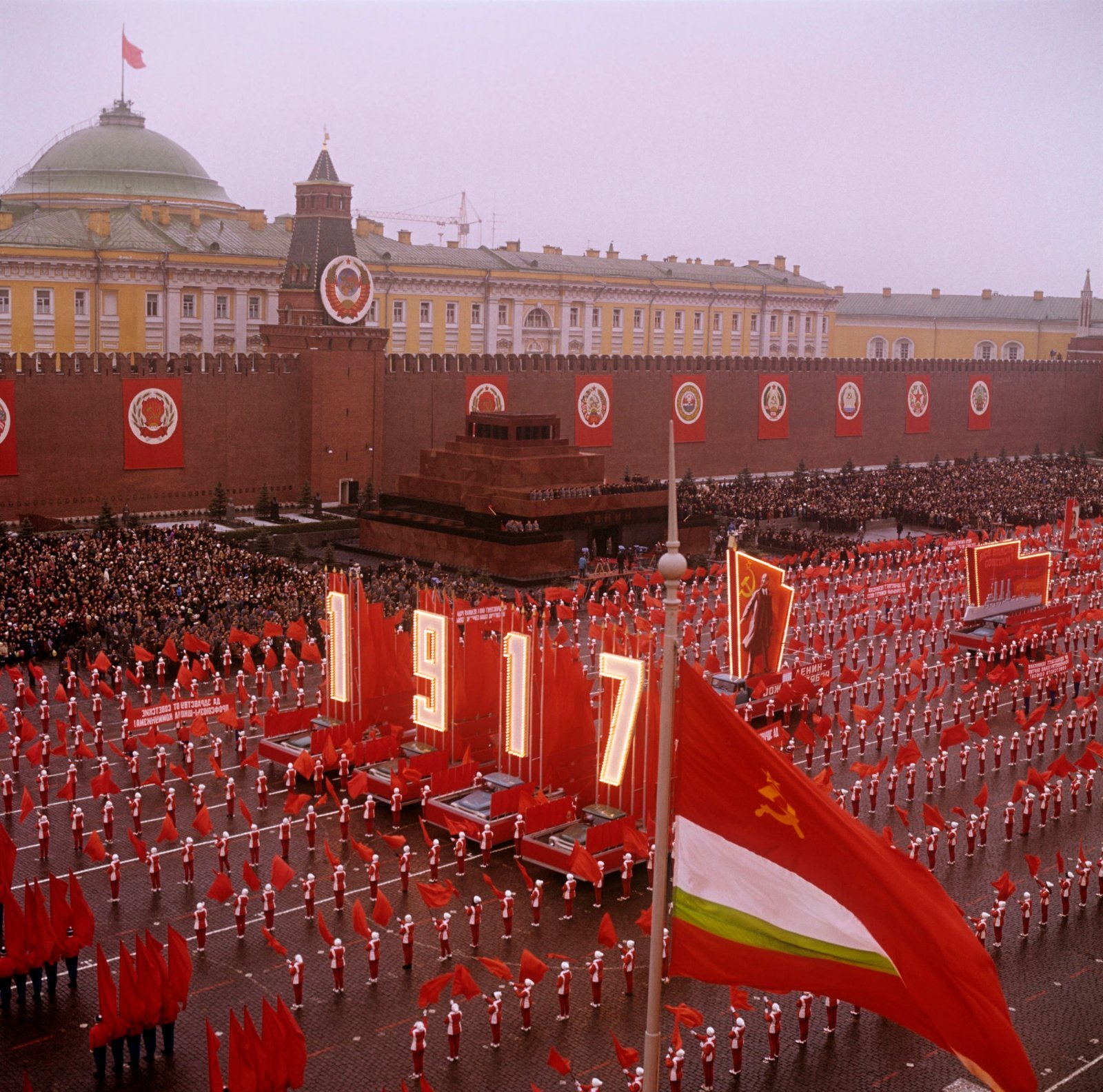 флаги на красной площади